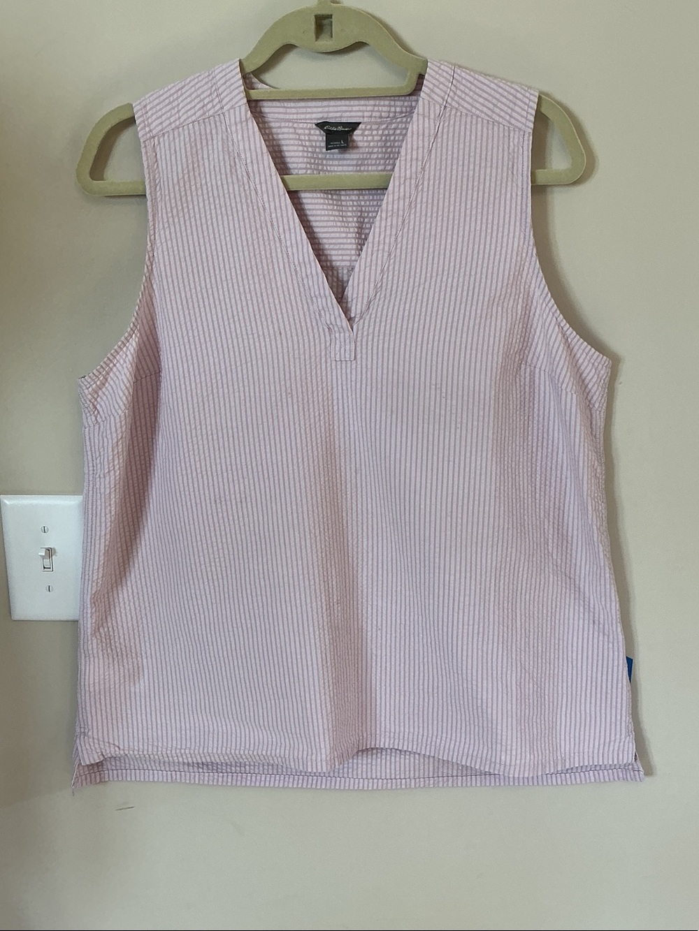 Eddie Bauer Woman’s L Pink And White Striped Seersucker V-Neck Tank